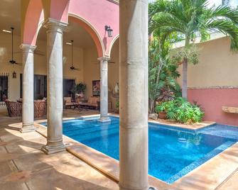 Casa Sur, Hacienda Living in Merida Centro - Mérida - Pool