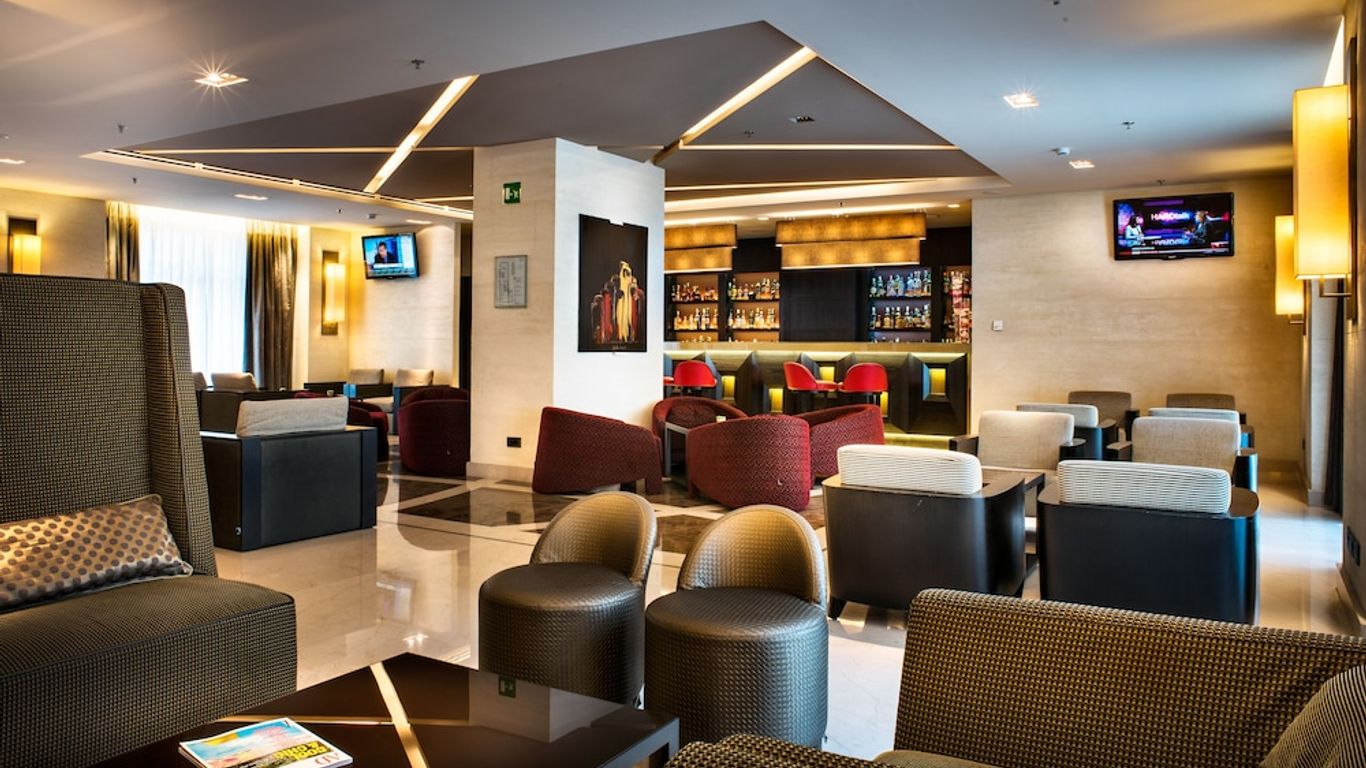 أب تاون بالاس