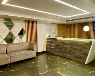 Ace Iconic - Greater Noida - Rezeption