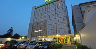 Pop! Hotel Tebet Jakarta - Jakarta - Building