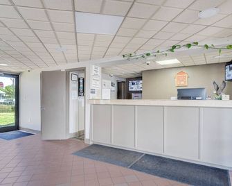 Travel Inn Lebanon Nashville Near I-40 - Lebanon - Front desk