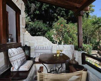 Yiannis Retreat - Sitia - Patio
