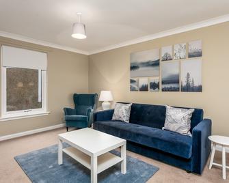 Cairn Suite - Donnini Apartments - Ayr - Living room