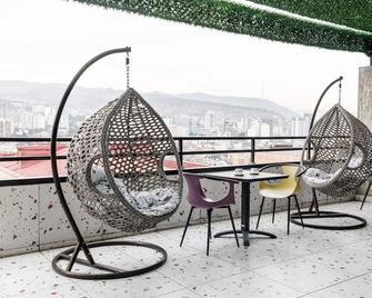 Address Inn Tbilisi - Tbilisi - Balcon