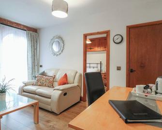 Stables, Romantic, With A Garden In Castle Donington - Castle Donington - Living room