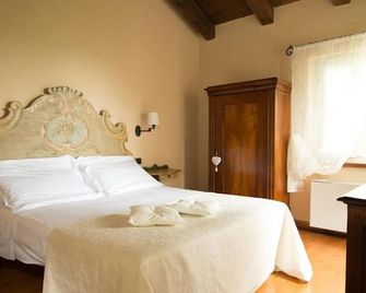 Locanda Antiche Macine - Santarcangelo di Romagna - Bedroom