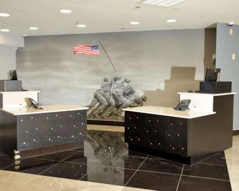 Clarion Pointe Jacksonville near Camp Lejeune - Jacksonville - Front desk