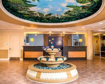 Holiday Inn Express & Suites Cocoa Beach By IHG - Cocoa Beach - Front desk