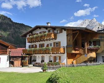 Albergo Majorka - Canazei - Gebäude