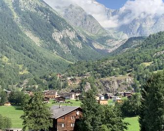 Aktiv- und Genusshotel Alpenblick - Fiesch - Außenansicht