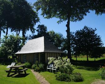 Charming Normandy cottage chestnut in Upper Normandy 15 km from Etretat - Bretteville-du-Grand-Caux - Patio
