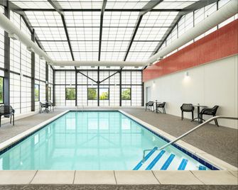 Hampton Inn Long Island/Islandia - Islandia - Piscine