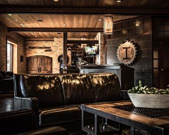 Ironworks Hotel - Beloit - Bar