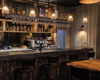 Code - The Court, Edinburgh - Édimbourg - Bar