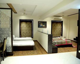 The Royal Bharti Hotel - Vrindavan - Habitación