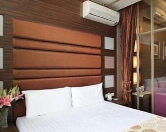 Loft Style Apt B Sleeps 12 in Kaohsiung, Taiwan 12人家庭樓中樓組B - Cao Hùng - Phòng ngủ