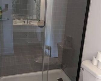 The Greenland Motel - Room No.3 - Munising