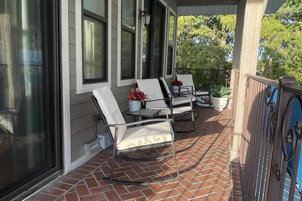 Kalua Lake Loft ! 1 Bedroom - 1.5 Bath Overlooking Lake Dora - Tavares - Balkón