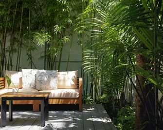 Ella's Cottages - Key West Historic Inns - Key West - Patio