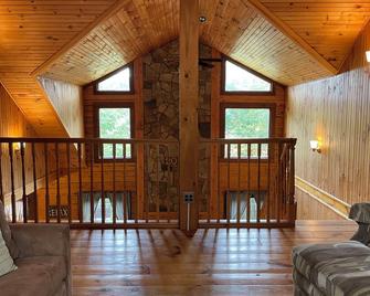 4 bed / 4 bath - White Mountain Retreat - Thornton - Sala de estar