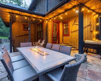 Private chalet on golf course 5 min to Silver mntn - Kellogg - Patio