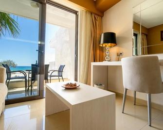 Kamari Beach Hotel - Lardos