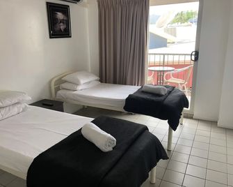 Airlie Waterfront Motel Accommodation - Airlie Beach