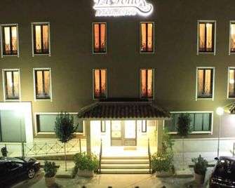 El Tollo Hotel - Utiel - Budova