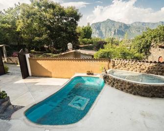 Hotel Casa Maximiliano - Tepoztlan - Басейн