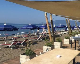Costa D'Argento - Camping Village Club Capalbio - Capalbio - Innenhof