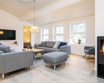 14 person holiday home in Sæby - Saeby - Obývací pokoj