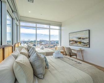 Marbella Lane - Sleek Corner Ocean View - Long Beach