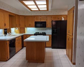 Eden Prairie Escape - Eden Prairie - Kitchen