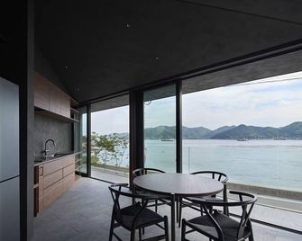 Seaside Villa Seen - Onomichi - Balcony
