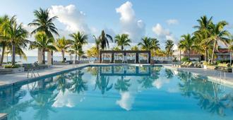 Viva Wyndham Fortuna Beach Resort - Freeport - Svømmebasseng