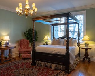 Luxurious Suite w/Garden on Court Square Downtown - Bardstown - Habitación
