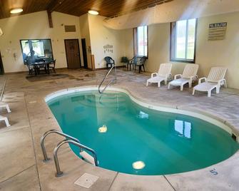 Horizon Inn and Suites - West Point - Piscina