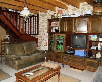 Seaside gite. Beach within walking distance. Enclosed garden : 4/5 p. - Plouhinec - Salon