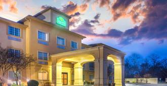 La Quinta Inn & Suites by Wyndham Fort Smith - Fort Smith - Bygning