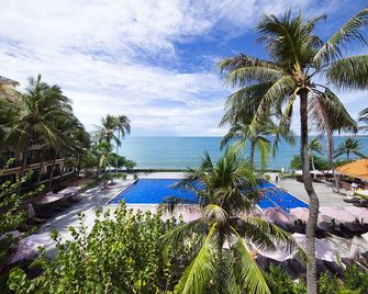 Hon Rom Central Beach Resort - Mũi Né - Havuz
