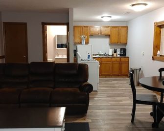 Clean & Quiet in the heart of Pine City - Pine City