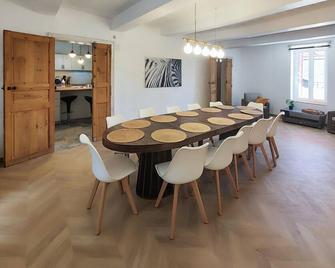 Nice Home In Faugères - Faugères - Comedor