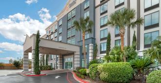 Comfort Inn and Suites New Orleans Airport North - Kenner - Building