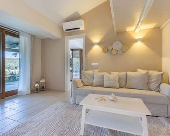 Villa Luna - Vacanza a Villasimius vicino alle spiagge più rinomate della costa - Villasimius - Huiskamer