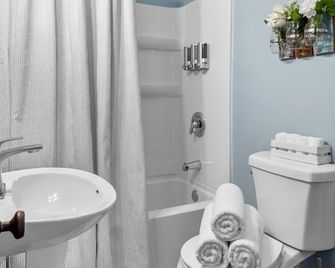 Sweet Cherry Escape | Jz Vacation Rentals - Warrenton - Koupelna