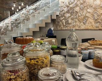 Pietrasanta Ai Teatri - 彼得拉桑塔 - 自助餐