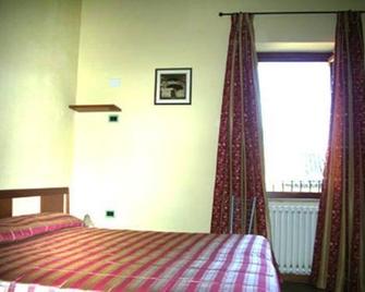 Ostello Villa Redenta - Spoleto - Bedroom