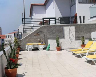 Villa Supranee relaxation a unforgettable stay, brand new accommodation 850sft. - Câmara de Lobos - Balkong