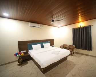 Aarna Coastal Resort - Murudeshwara