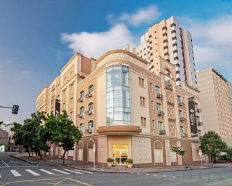 روكيفيلر باي سلافييرو هوتيس - كوريتيبا - مبنى